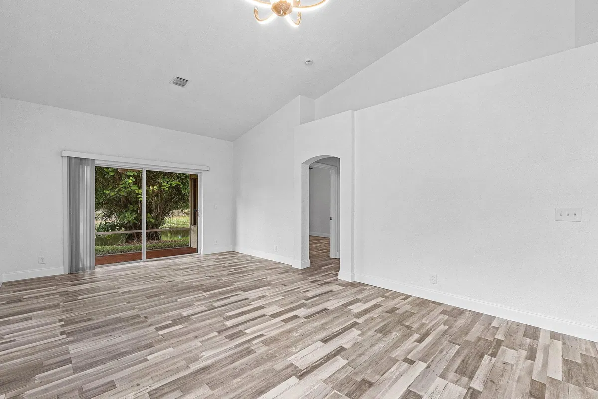Residence photo 31