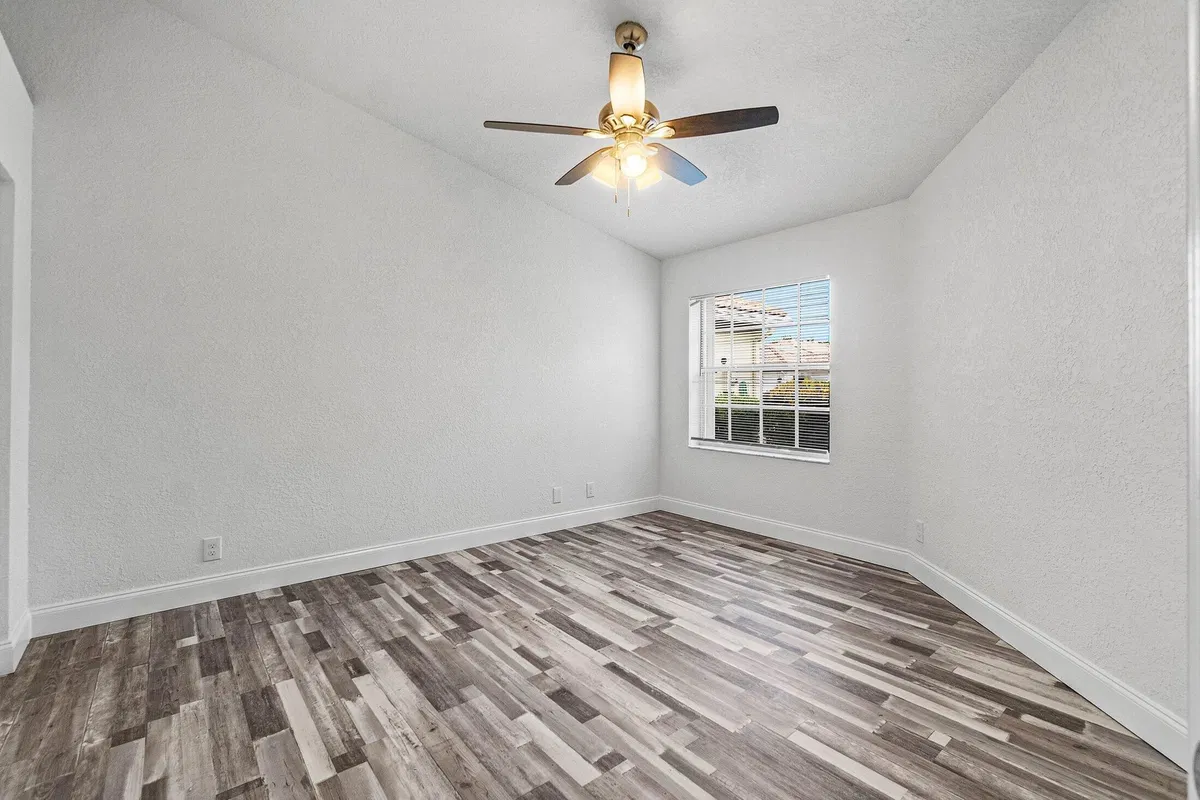 Residence photo 34