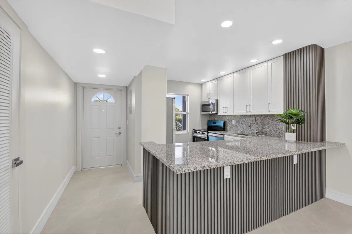 Unit 1509 photo 4