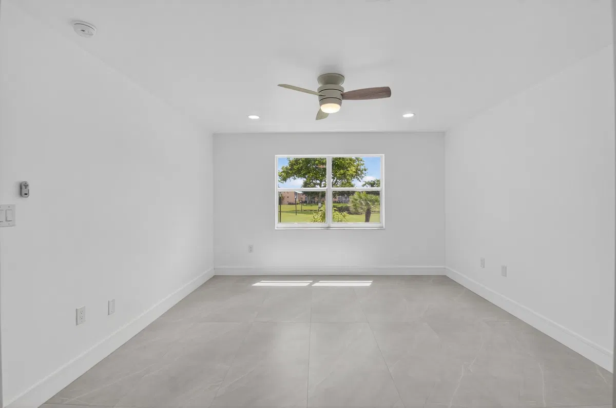 Unit 1509 photo 16