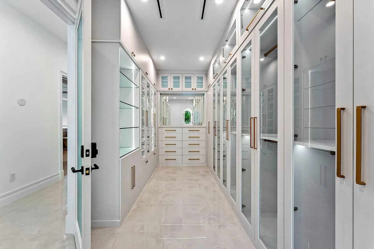 Lake Shore Estates Residence photo 37