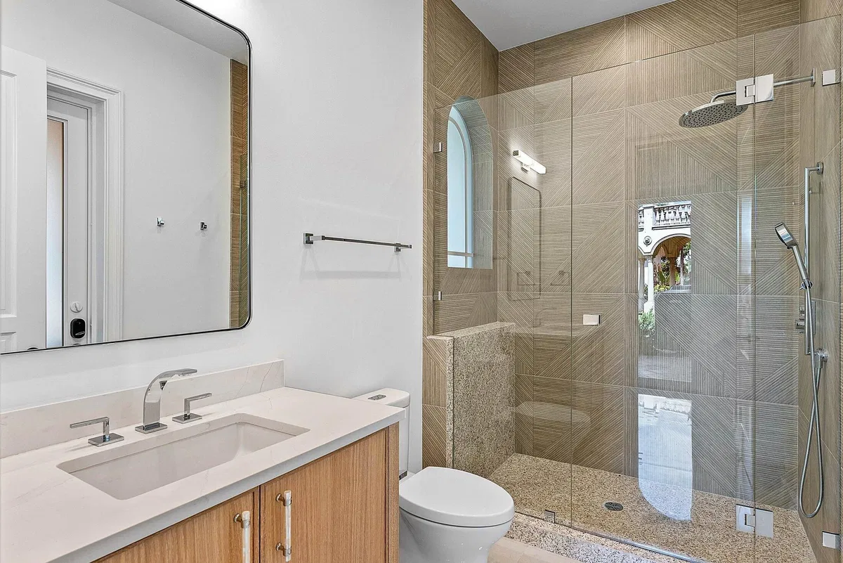 Lake Shore Estates Residence photo 43