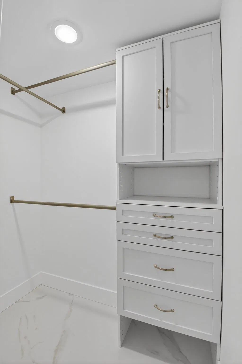 Unit 622 photo 13