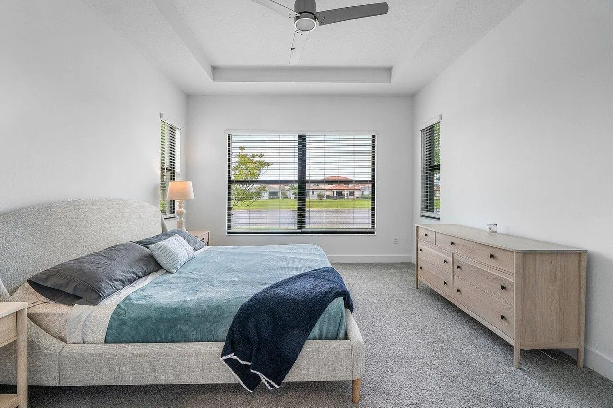 Residence photo 16