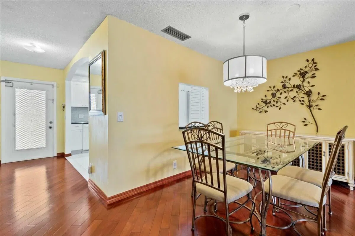 Residence photo 19