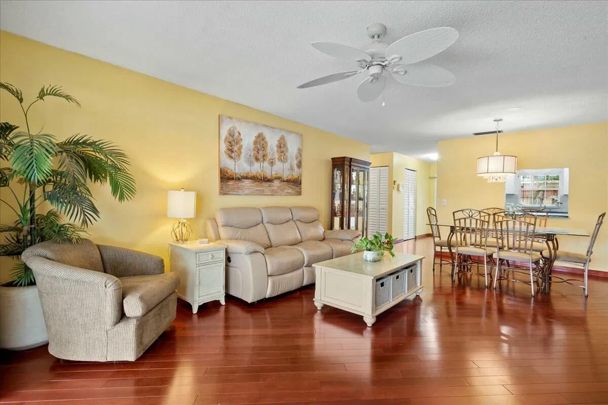 Residence photo 22