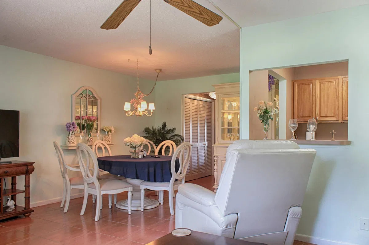 Unit 102 photo 16