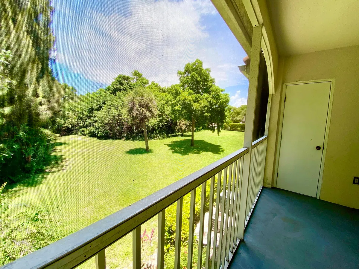 Unit 16-201 photo 4