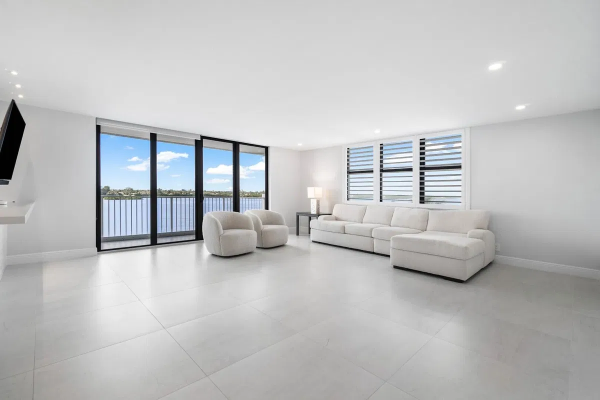 2860 S Ocean Palm Beach Unit 506 photo 4
