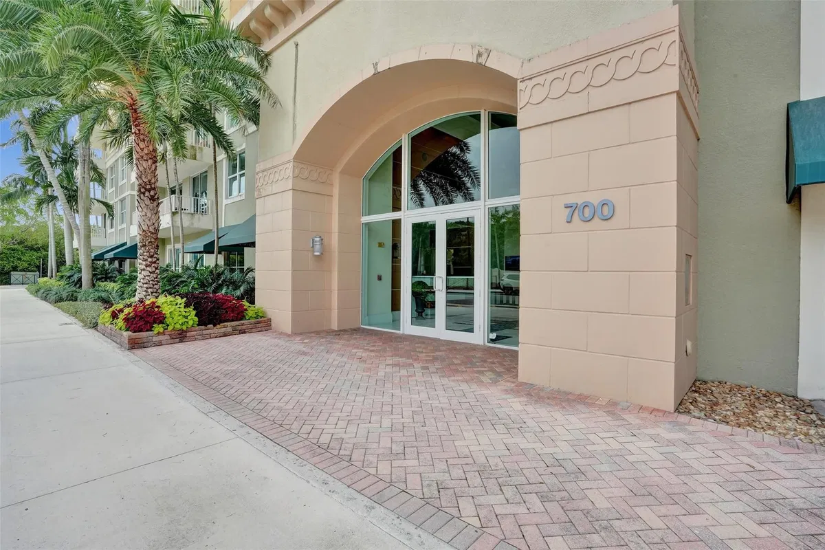 Boynton Beach Club Unit 406 photo 25