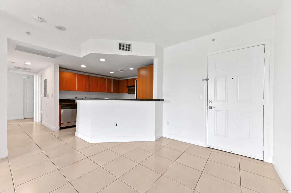 610 Clematis Unit 638 photo 7