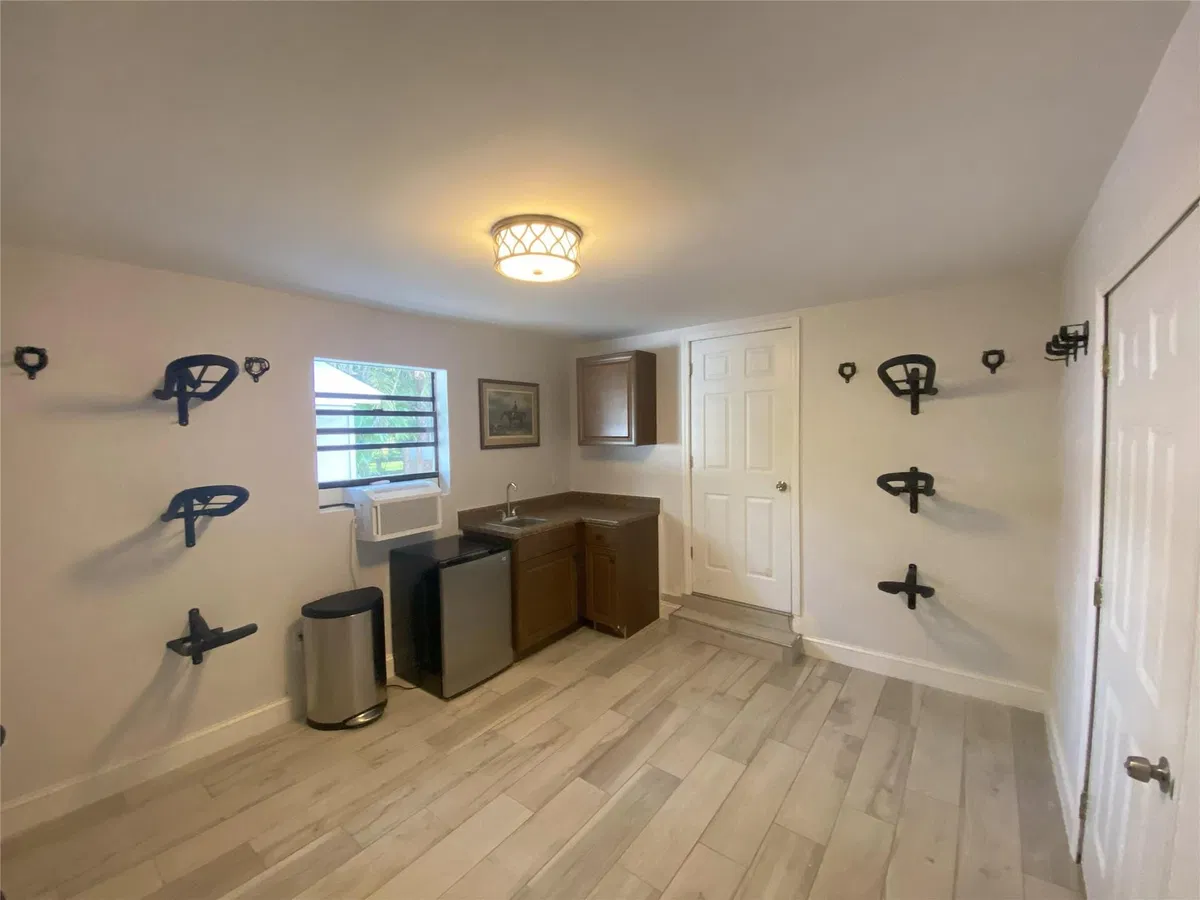 Residence photo 19