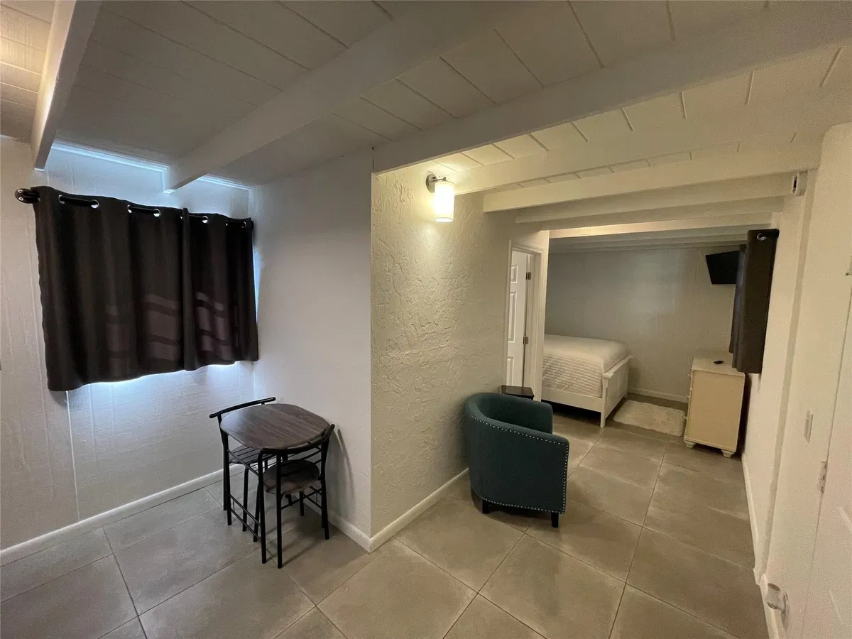 Residence photo 22