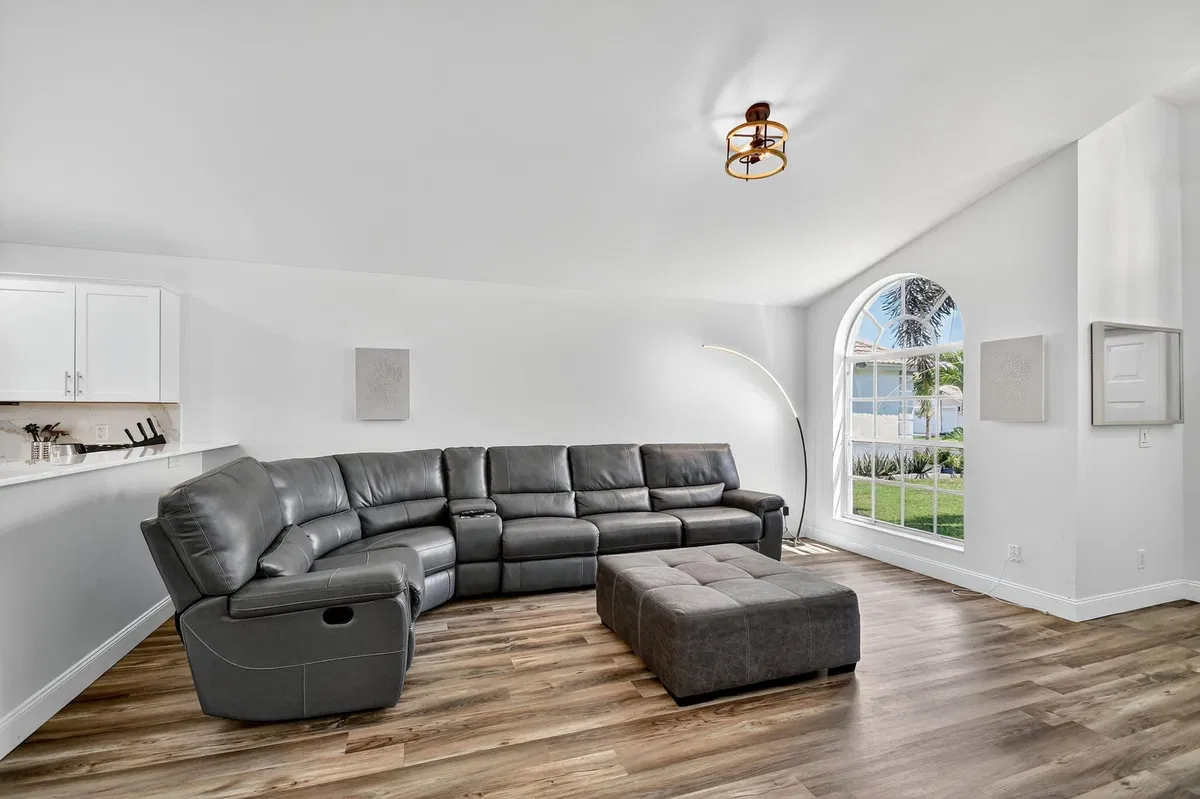  Residence photo 7