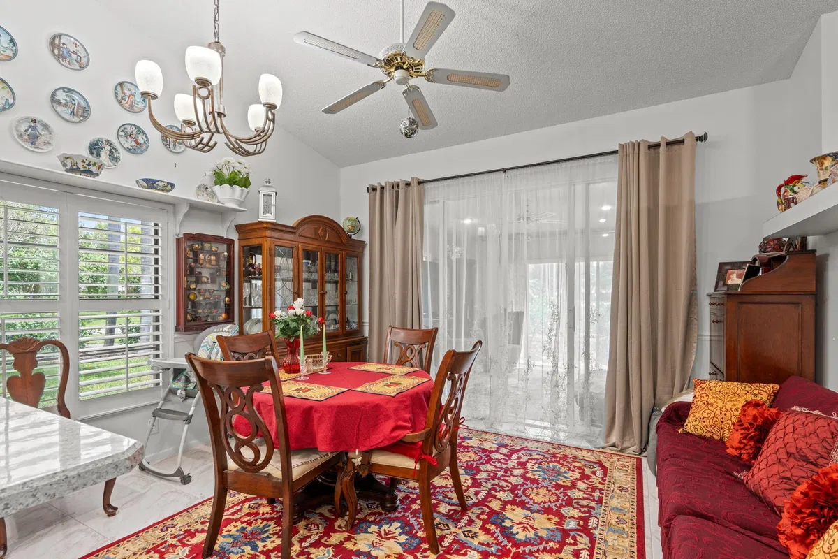 Residence photo 19