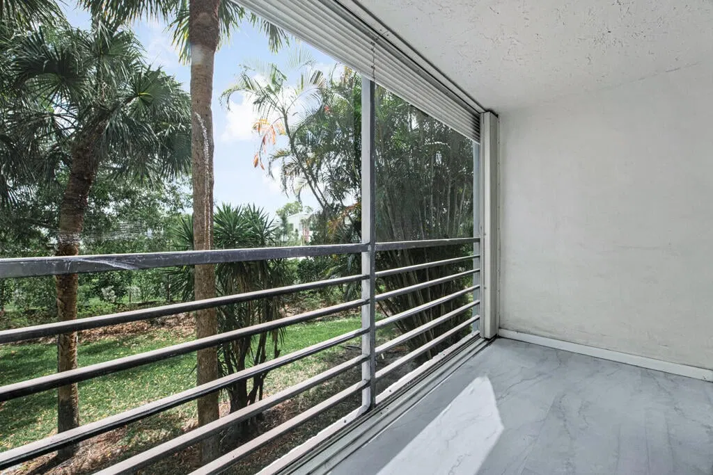 Unit 206 photo 22