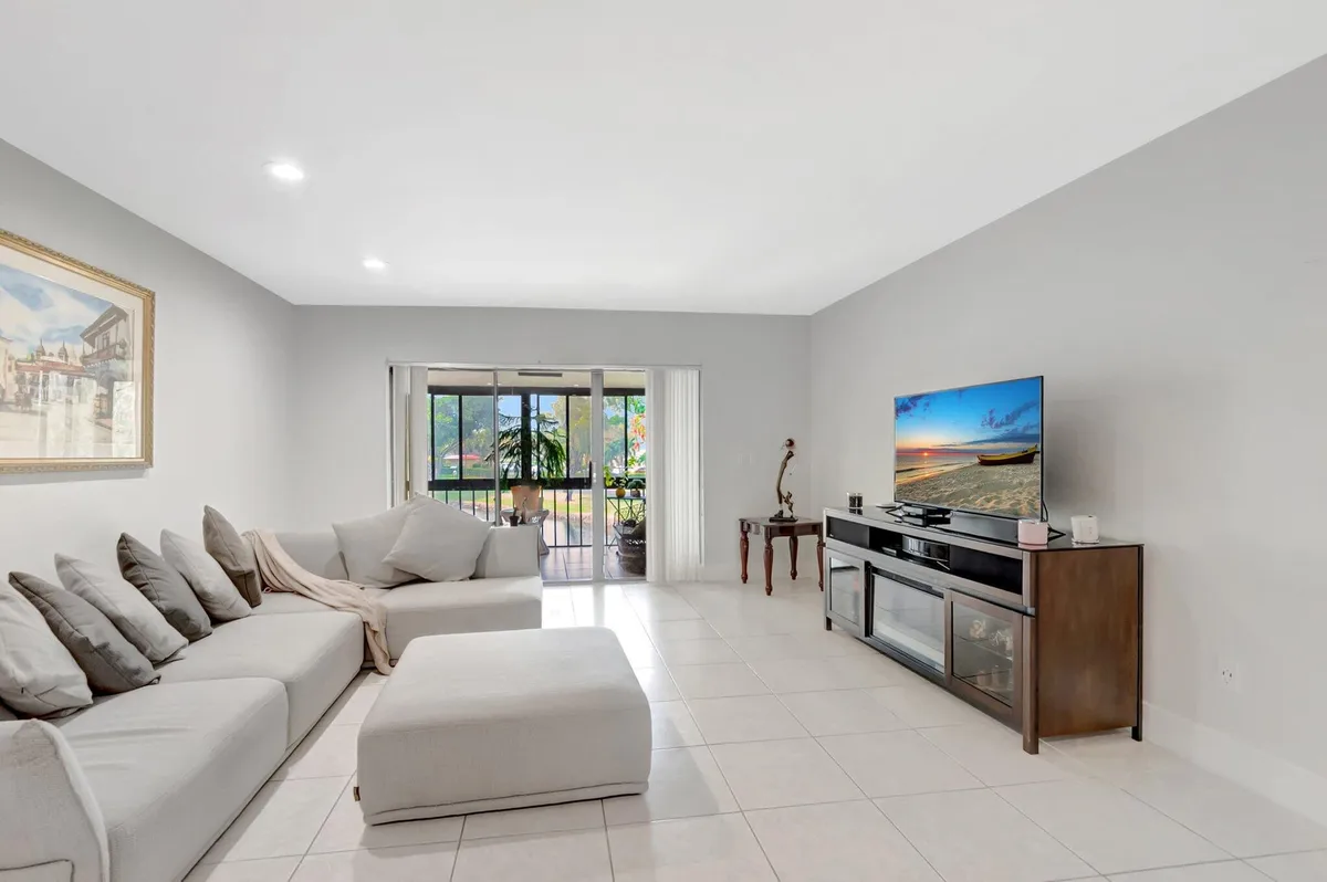 Boca Lago Country Club Homes Unit 8f photo 13