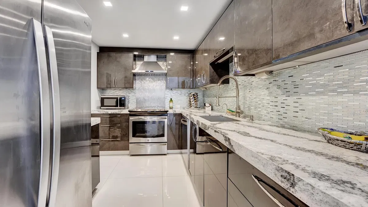 Barclay Condo Unit 418 photo 4