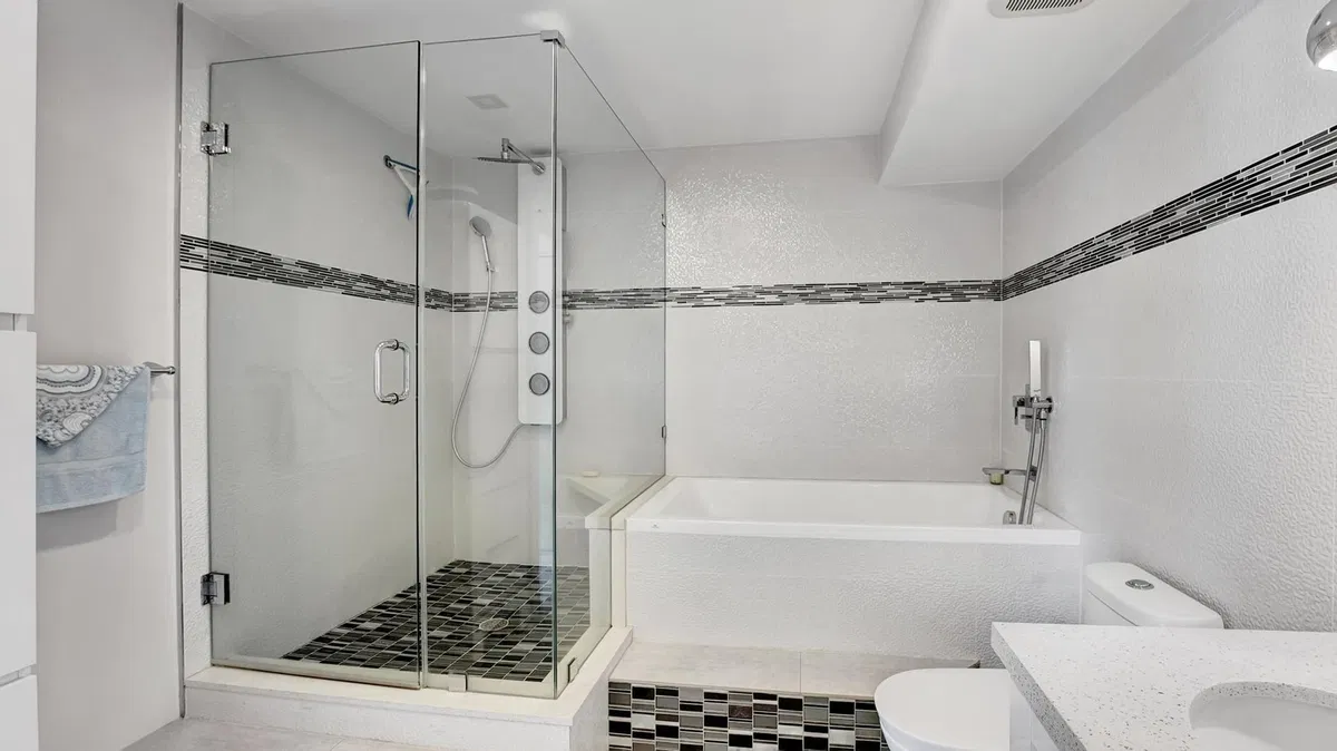 Barclay Condo Unit 418 photo 16