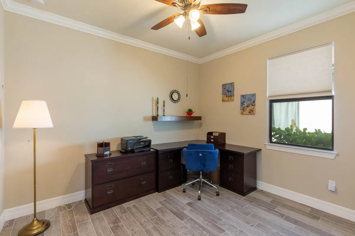 Residence photo 19