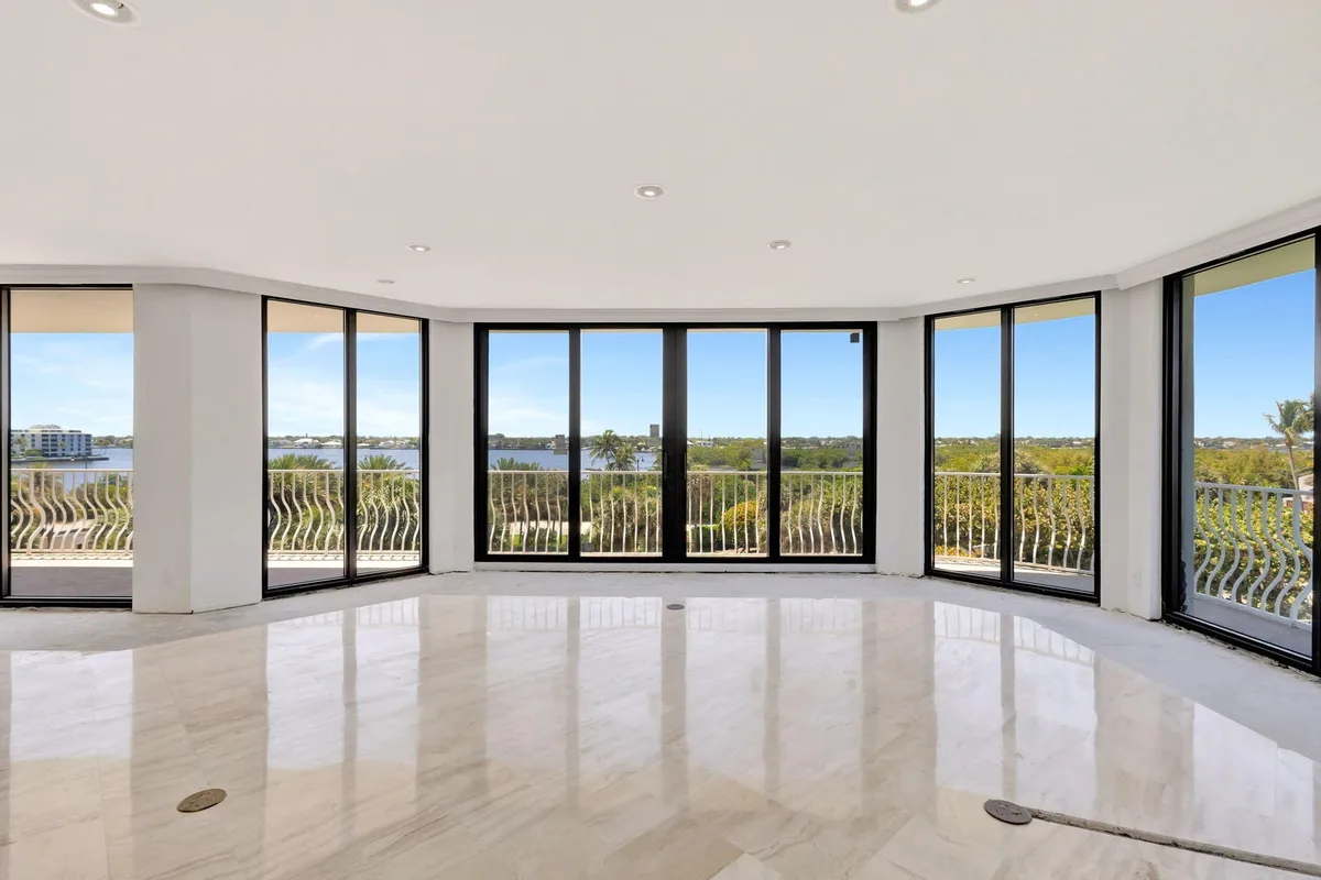 Sloan's Curve Palm Beach Unit 304n photo 4