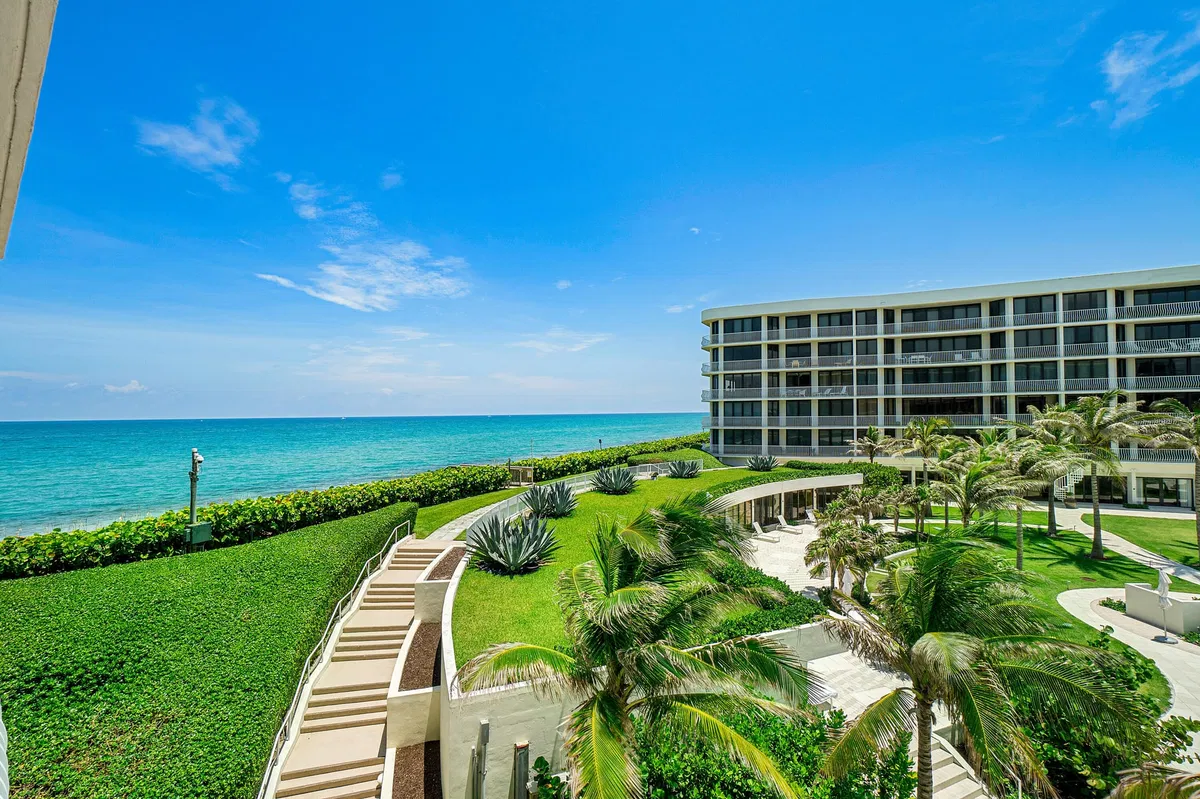 Sloan's Curve Palm Beach Unit 208n