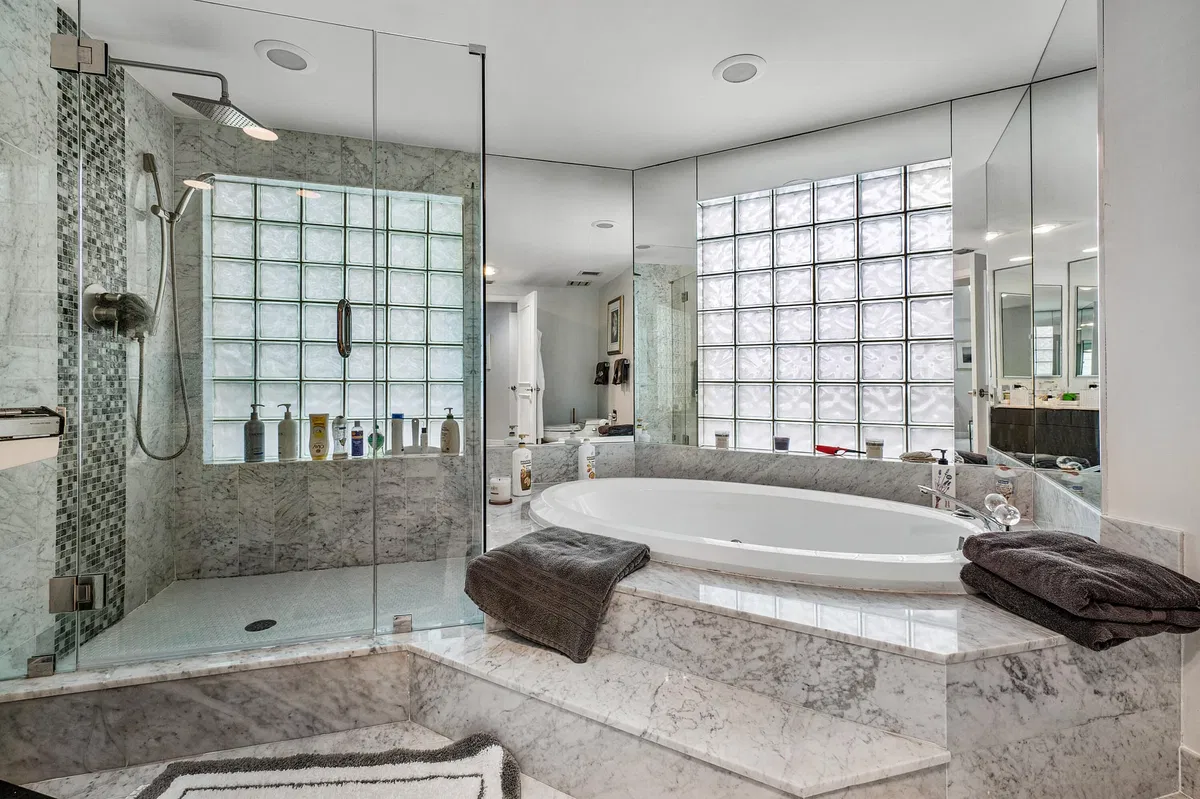 Sloan's Curve Palm Beach Unit 208n photo 16