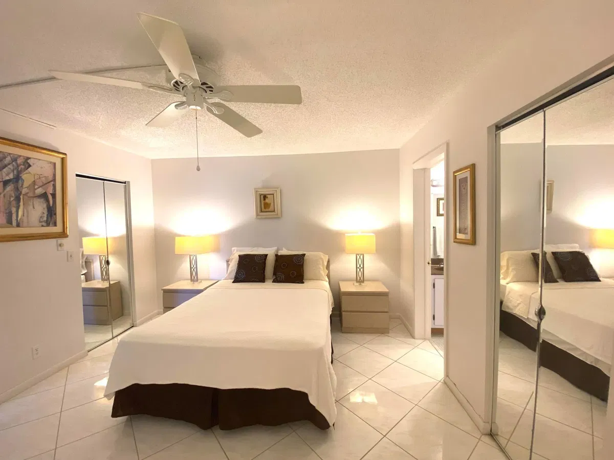 Unit 206 photo 10