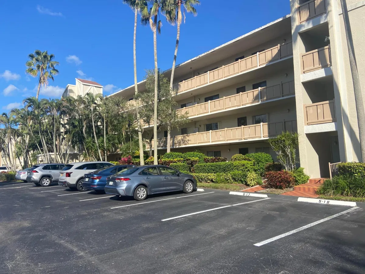 Unit 206 photo 37