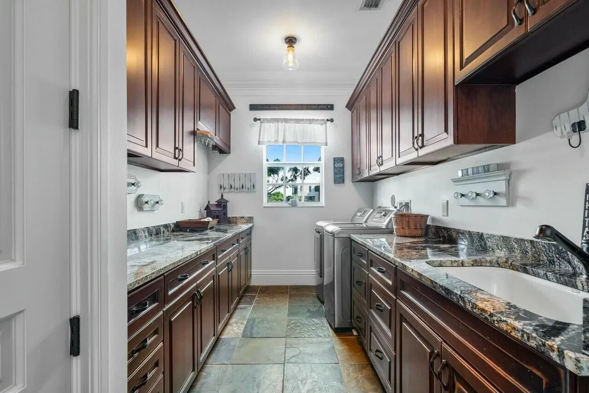  Residence photo 22