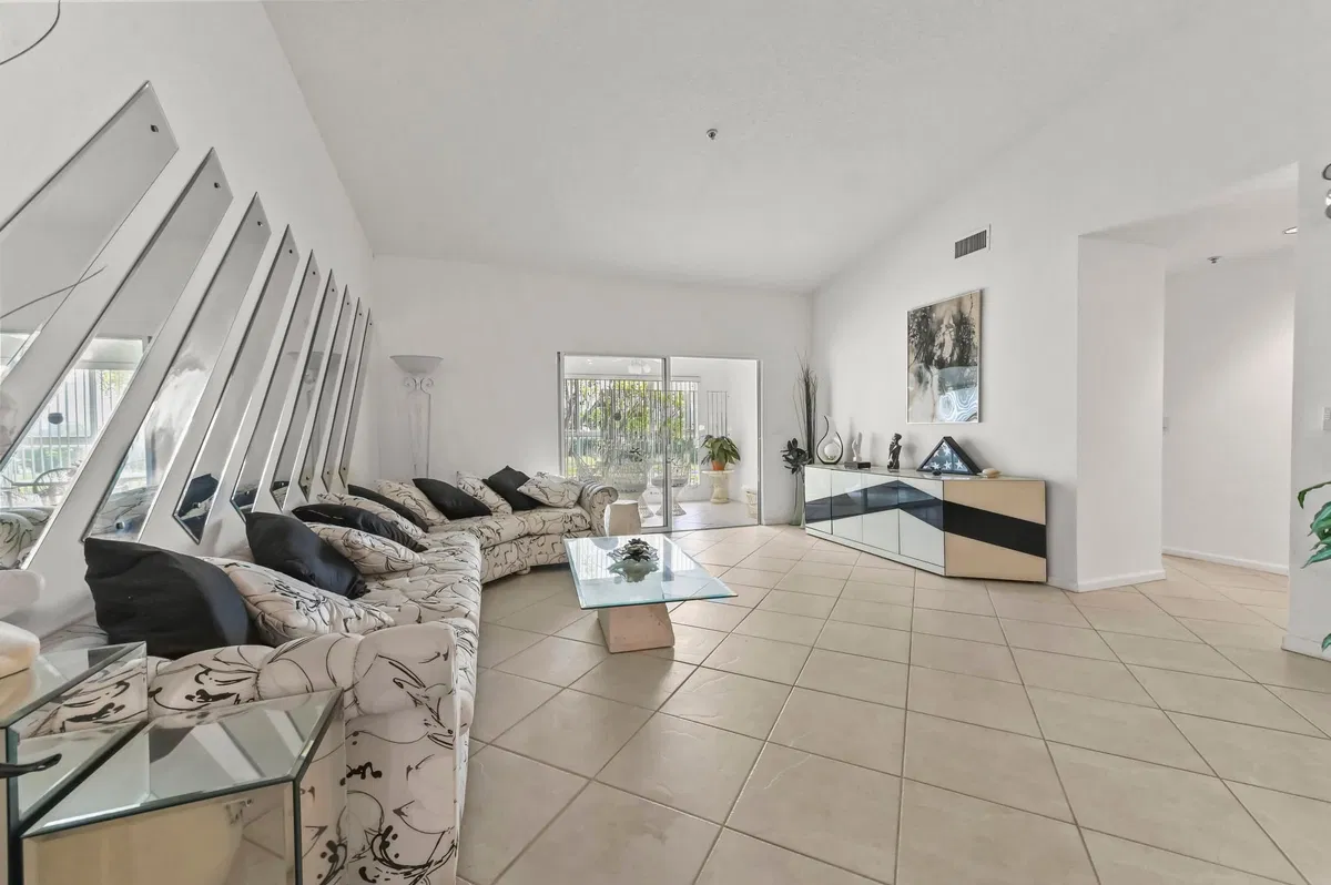  Unit 207 photo 10