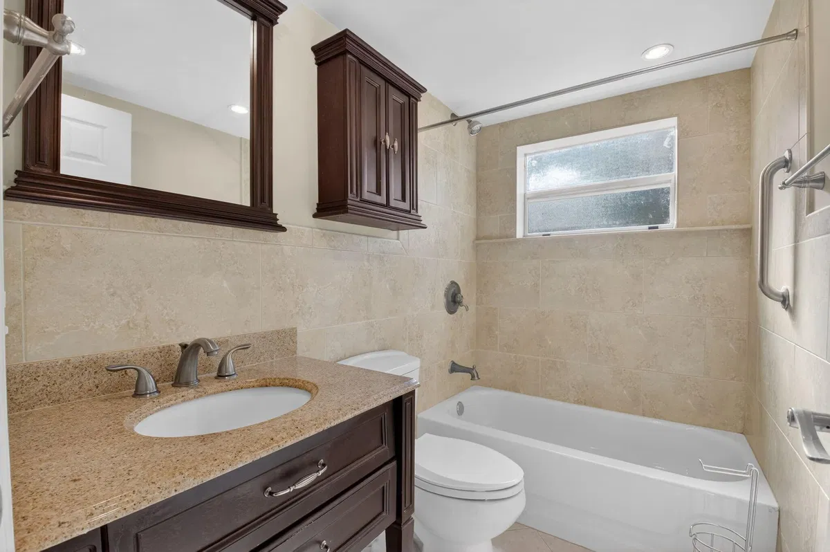  Unit 109 photo 10