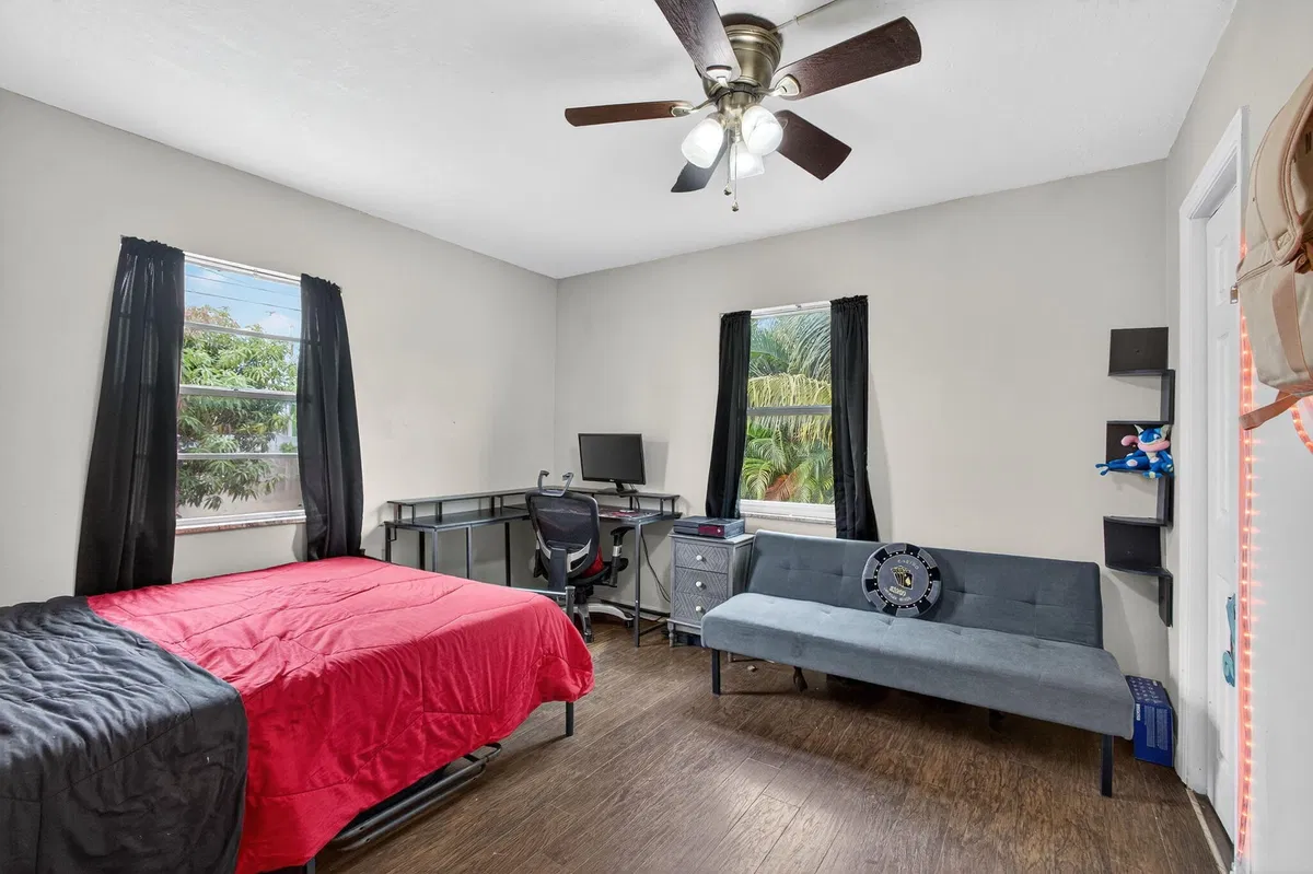  Residence photo 28