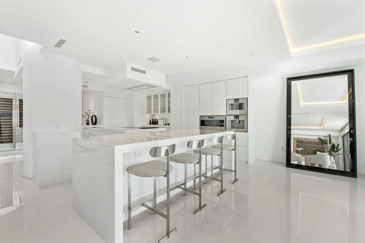 The Plaza of The Palm Beaches Unit Th3e photo 13