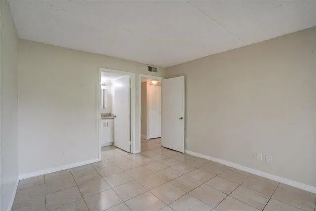Residence photo 16