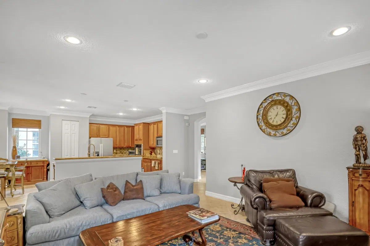 Canterbury Place Residence photo 10