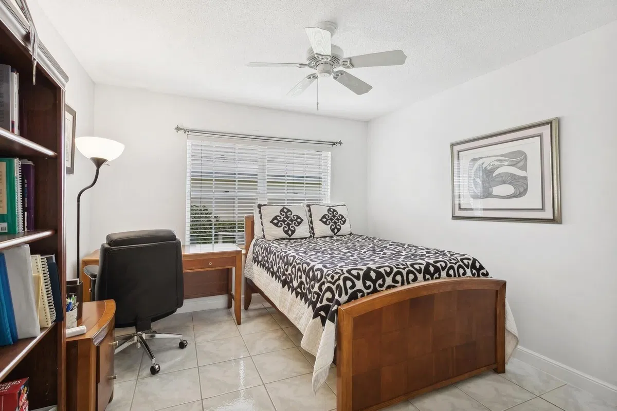 Residence photo 19