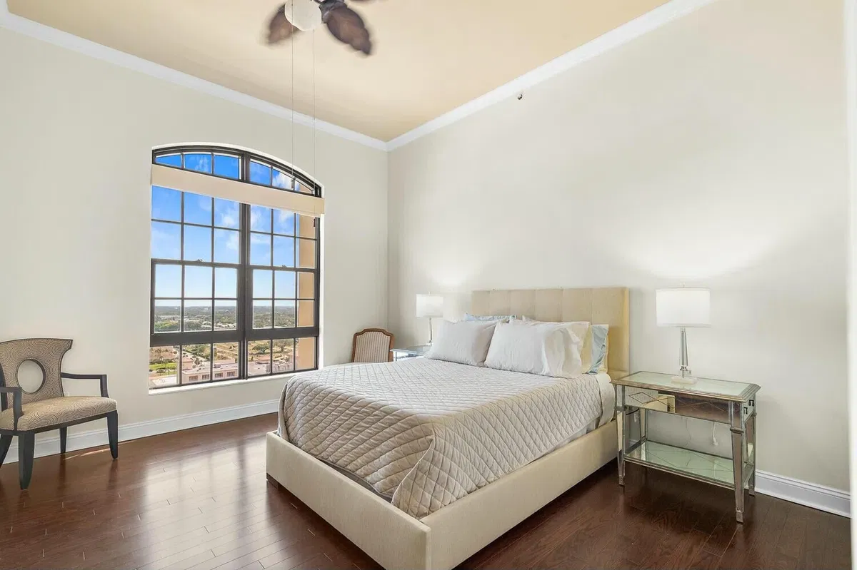 One City Plaza Unit 1602 photo 13