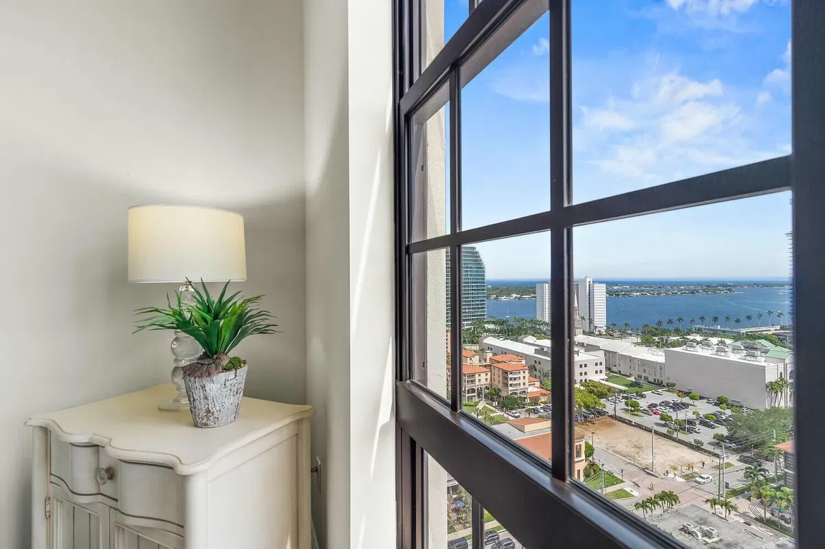 One City Plaza Unit 1602 photo 19