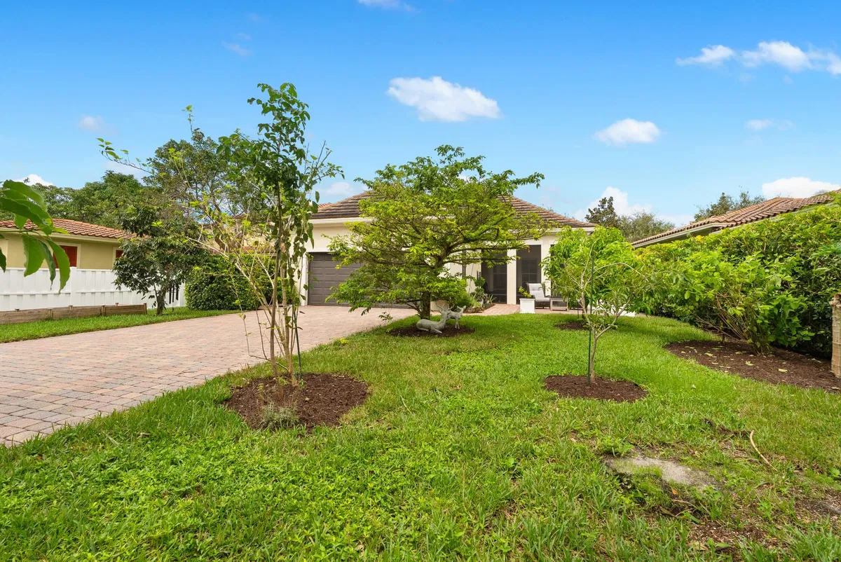 Canterbury Place Residence photo 40