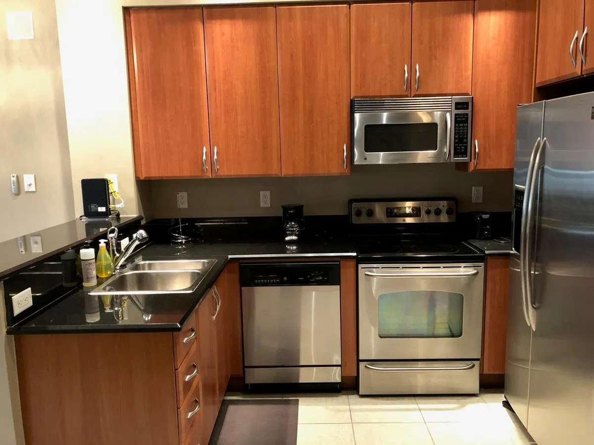One City Plaza Unit 423 photo 4
