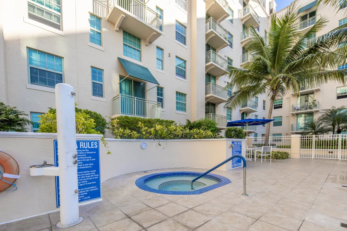 610 Clematis Unit 317 photo 16