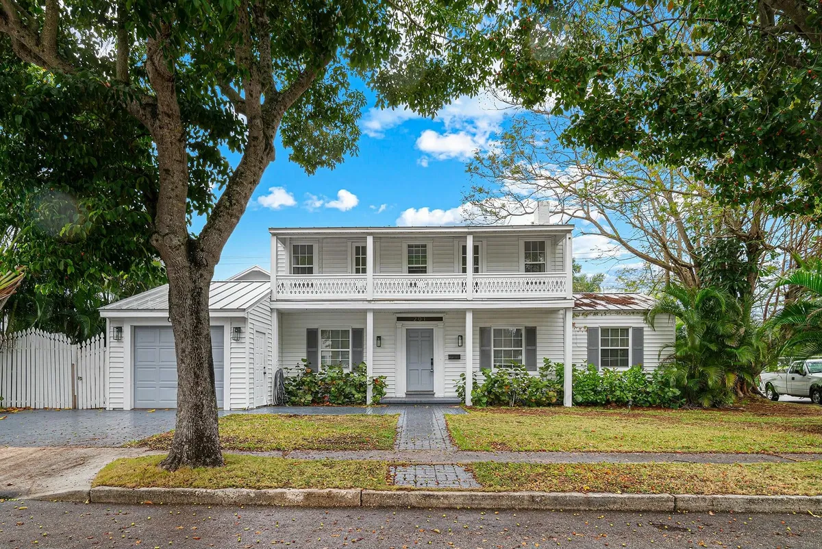 SoSo West Palm Beach Residence