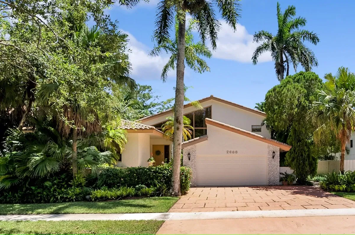 Colonnade Boca Raton Residence