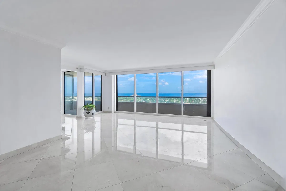 The Plaza of The Palm Beaches Unit 27a photo 4