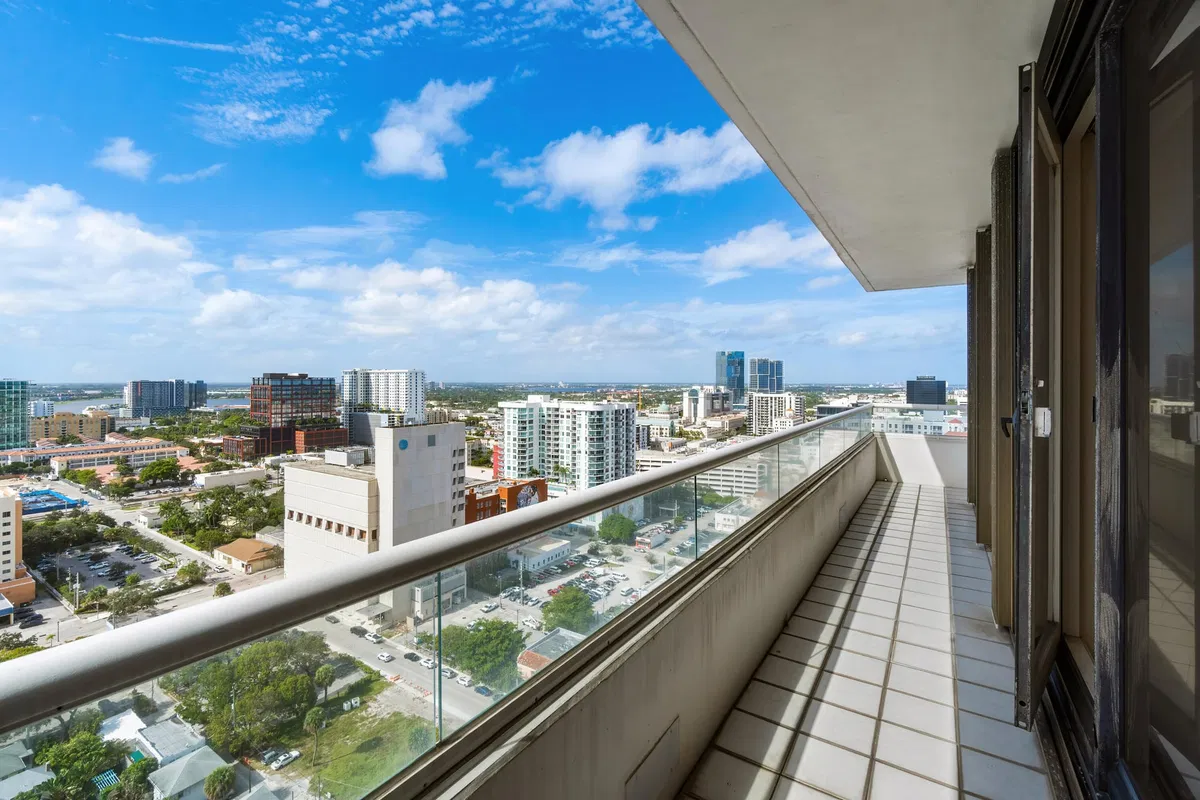 The Plaza of The Palm Beaches Unit 27a photo 22