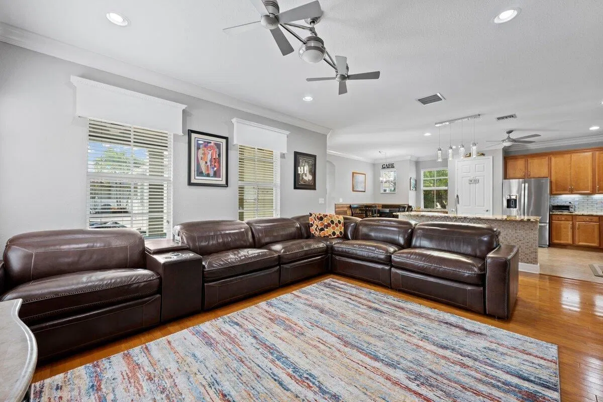 Canterbury Place Residence photo 10