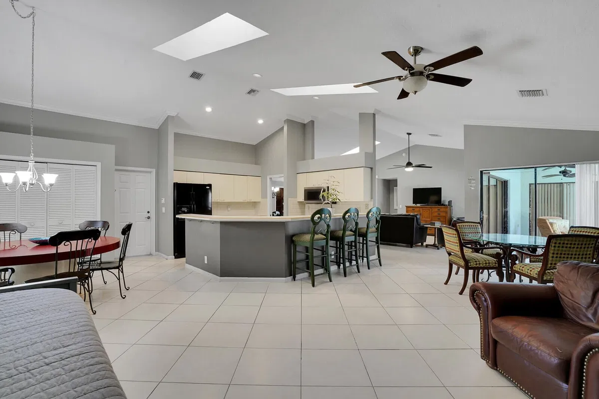  Residence photo 25