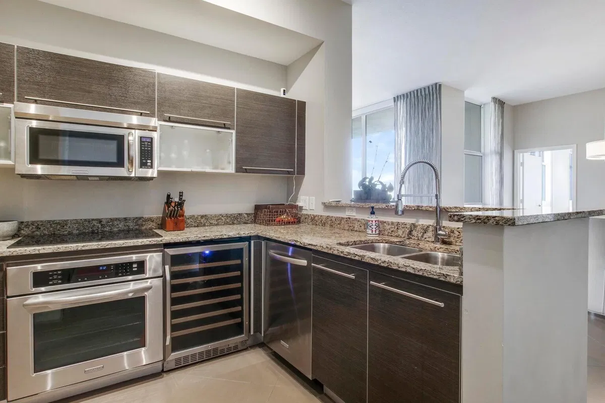 CityPlace South Tower Unit 910 photo 7