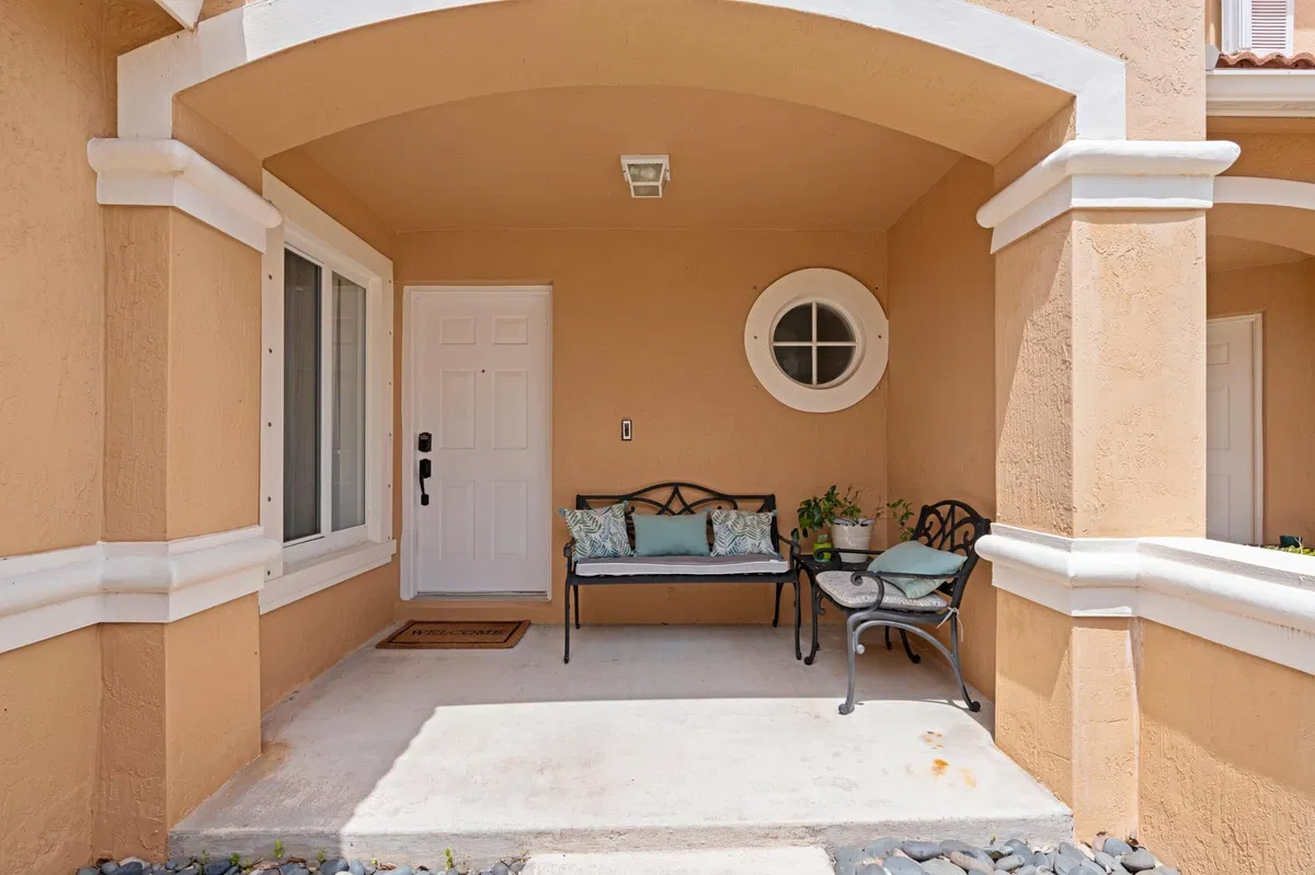 Residence photo 4